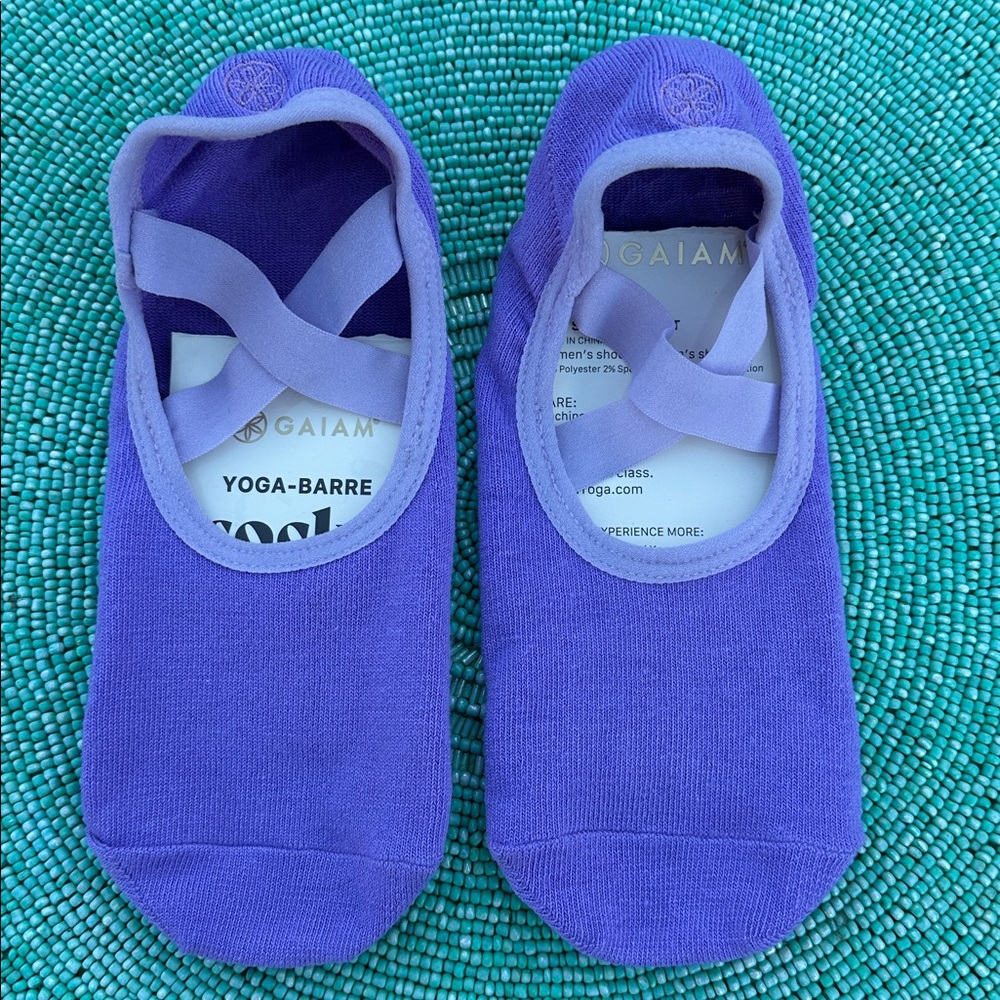GAIAM Lavender Yoga Socks-brand new/never used-originally packed. - Picture 16 of 17